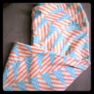 LulaRoe OS Americana stars and stripes leggings